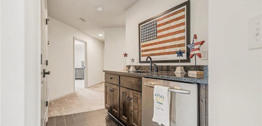 8070 NW Masters Lane, Parkville, MO 64152