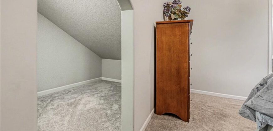 8070 NW Masters Lane, Parkville, MO 64152