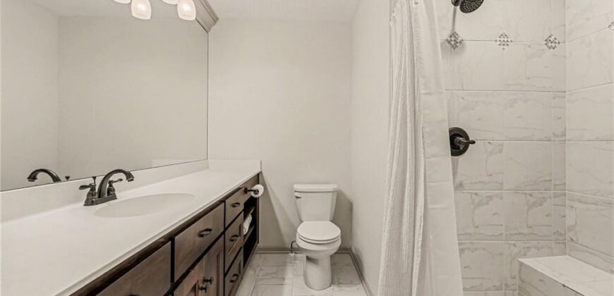 8070 NW Masters Lane, Parkville, MO 64152