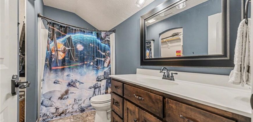 8070 NW Masters Lane, Parkville, MO 64152