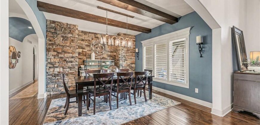 8070 NW Masters Lane, Parkville, MO 64152