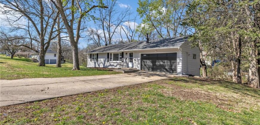 7004 N Baltimore Avenue, Gladstone, MO 64118