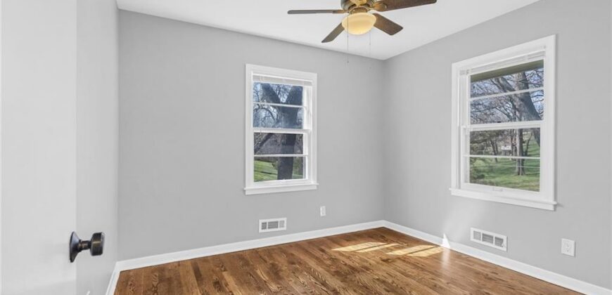 7004 N Baltimore Avenue, Gladstone, MO 64118