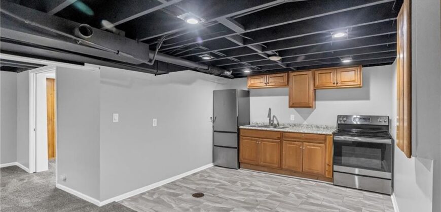 7004 N Baltimore Avenue, Gladstone, MO 64118