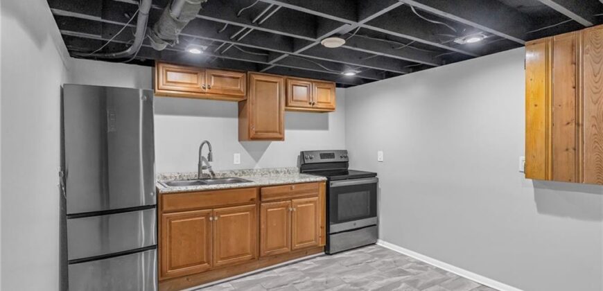 7004 N Baltimore Avenue, Gladstone, MO 64118