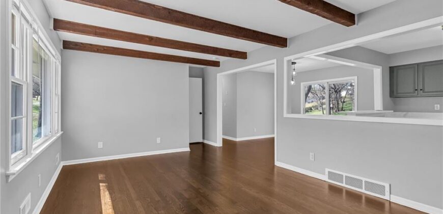 7004 N Baltimore Avenue, Gladstone, MO 64118