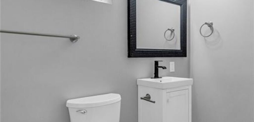 7004 N Baltimore Avenue, Gladstone, MO 64118