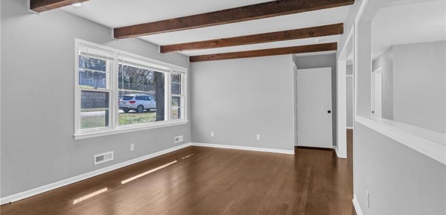 7004 N Baltimore Avenue, Gladstone, MO 64118