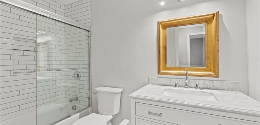 551 NW North Shore Drive, Lake Waukomis, MO 64151