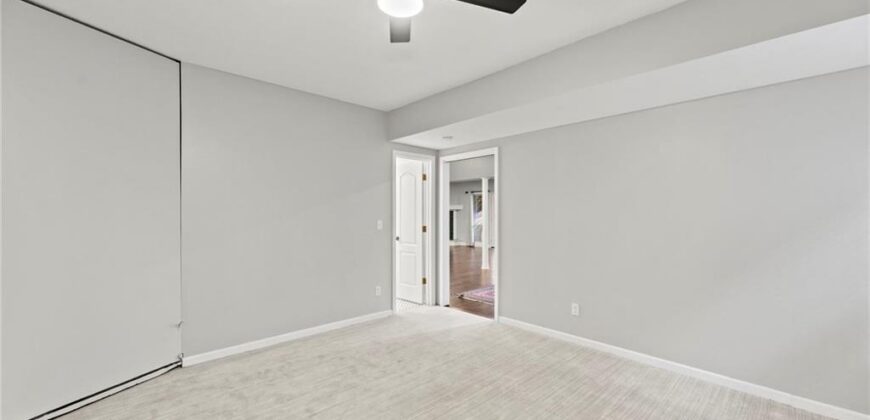 551 NW North Shore Drive, Lake Waukomis, MO 64151