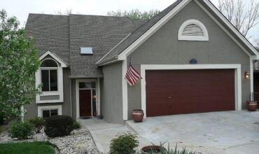 551 NW North Shore Drive, Lake Waukomis, MO 64151