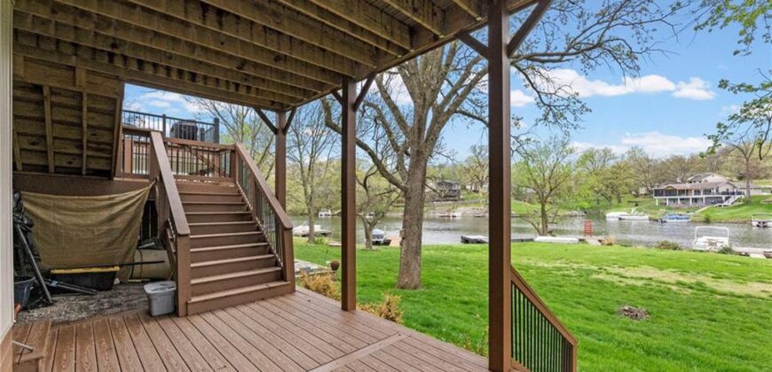 551 NW North Shore Drive, Lake Waukomis, MO 64151