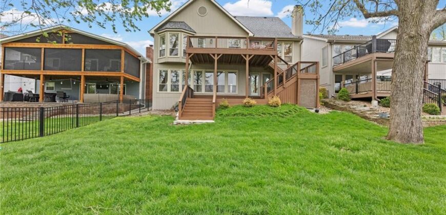 551 NW North Shore Drive, Lake Waukomis, MO 64151