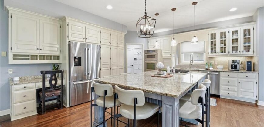 5303 NW 60th Terrace, Kansas City, MO 64151