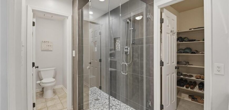 5303 NW 60th Terrace, Kansas City, MO 64151