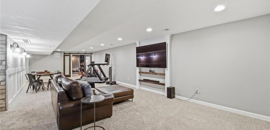 5303 NW 60th Terrace, Kansas City, MO 64151