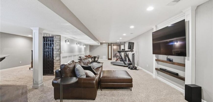 5303 NW 60th Terrace, Kansas City, MO 64151