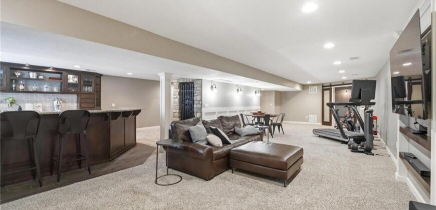 5303 NW 60th Terrace, Kansas City, MO 64151