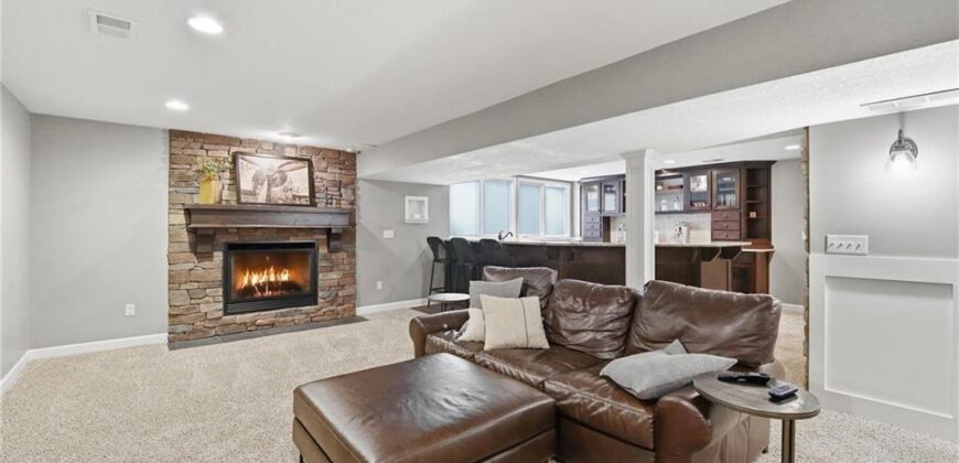 5303 NW 60th Terrace, Kansas City, MO 64151