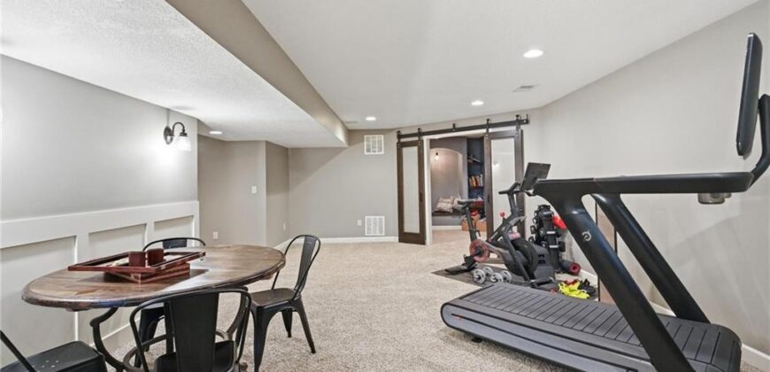 5303 NW 60th Terrace, Kansas City, MO 64151