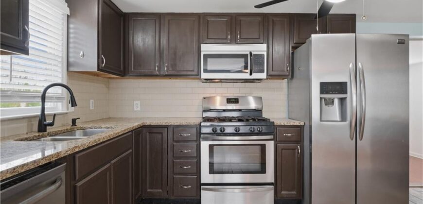 6200 NE Russell Road, Kansas City, MO 64117