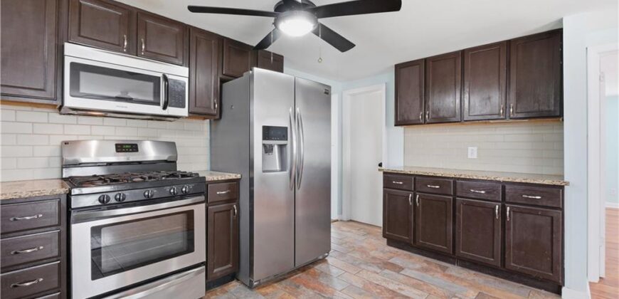 6200 NE Russell Road, Kansas City, MO 64117