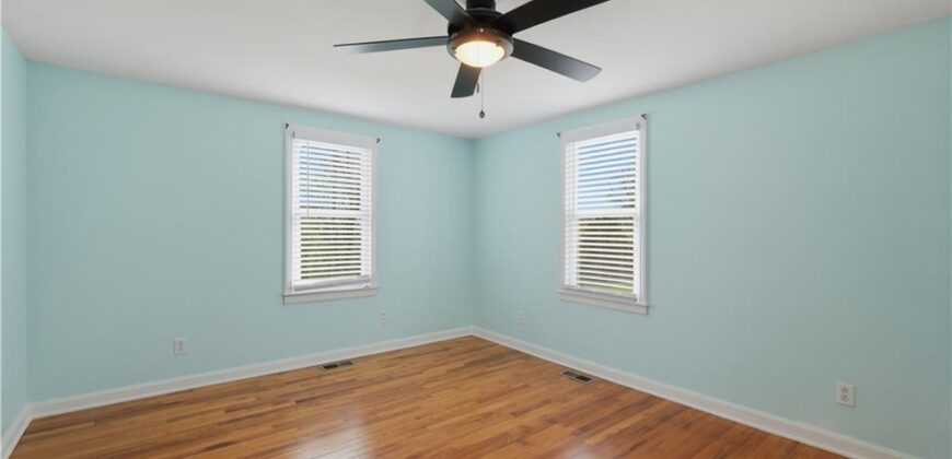 6200 NE Russell Road, Kansas City, MO 64117