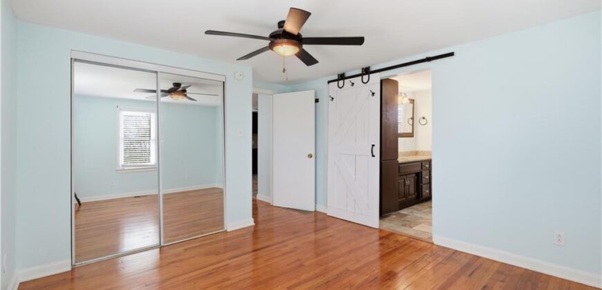 6200 NE Russell Road, Kansas City, MO 64117