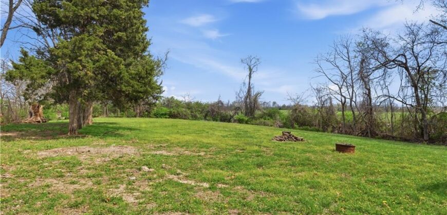 6200 NE Russell Road, Kansas City, MO 64117