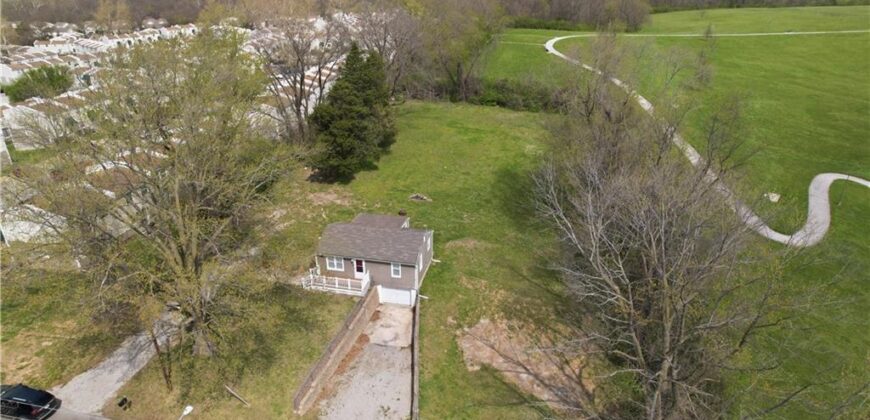 6200 NE Russell Road, Kansas City, MO 64117