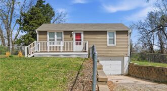 6200 NE Russell Road, Kansas City, MO 64117