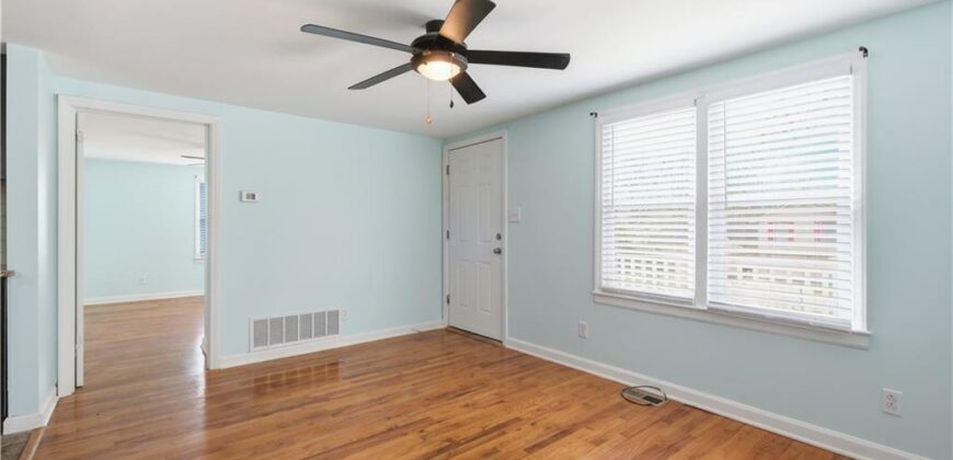 6200 NE Russell Road, Kansas City, MO 64117