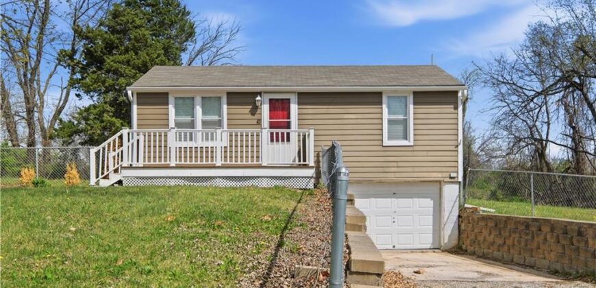 6200 NE Russell Road, Kansas City, MO 64117