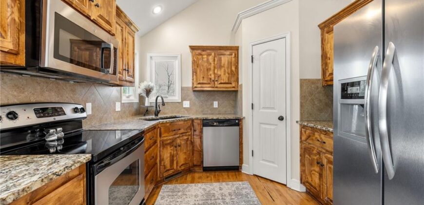 5240 NW Belton Court, Kansas City, MO 54150