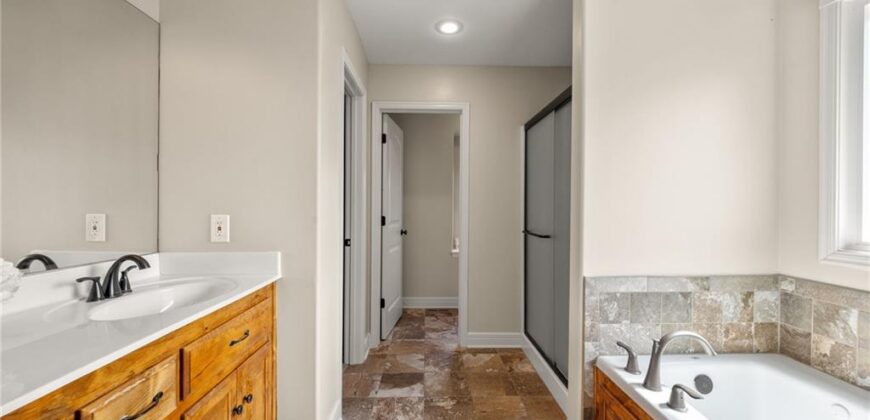 5240 NW Belton Court, Kansas City, MO 54150