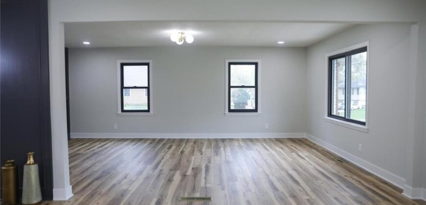 4801 NE Sherwood Drive, Kansas City, MO 64119