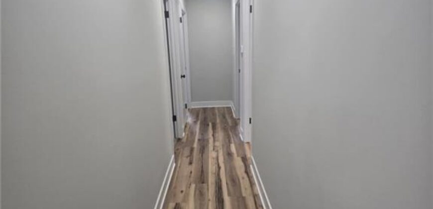 4801 NE Sherwood Drive, Kansas City, MO 64119