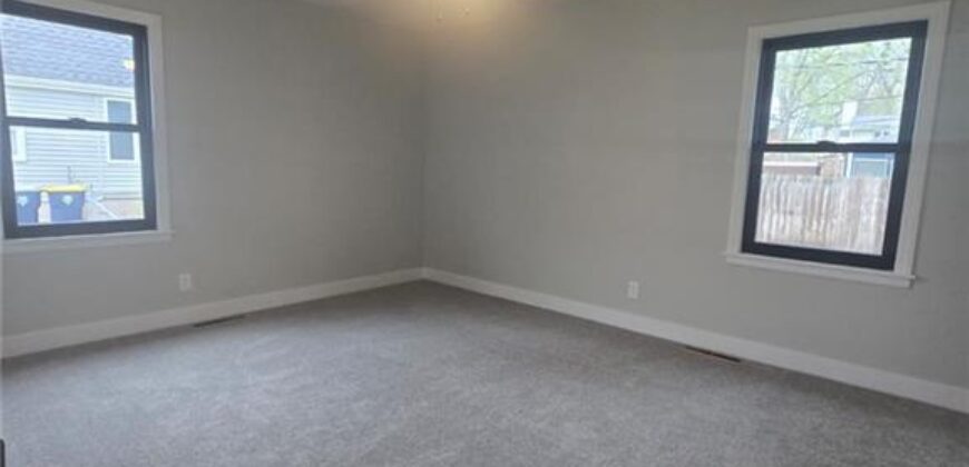 4801 NE Sherwood Drive, Kansas City, MO 64119