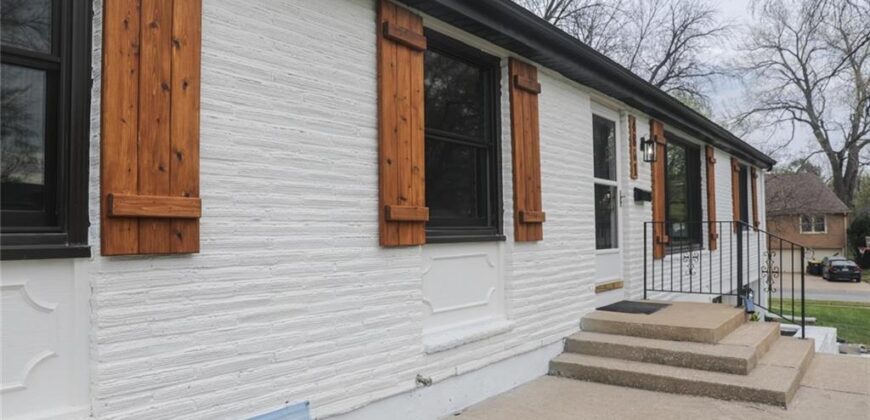 4801 NE Sherwood Drive, Kansas City, MO 64119