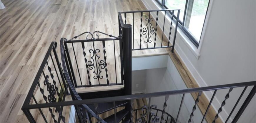 4801 NE Sherwood Drive, Kansas City, MO 64119