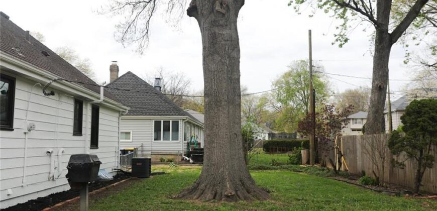 4801 NE Sherwood Drive, Kansas City, MO 64119