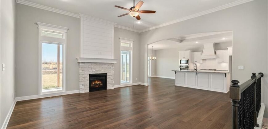 6926 NE 102nd Street, Kansas City, MO 64156