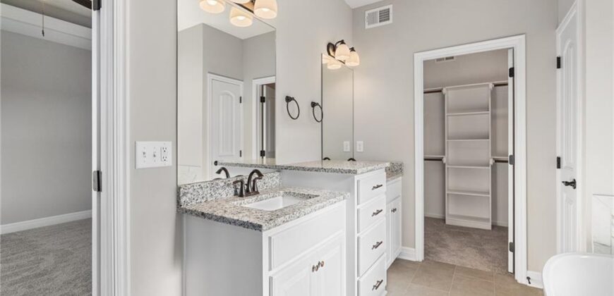 6926 NE 102nd Street, Kansas City, MO 64156