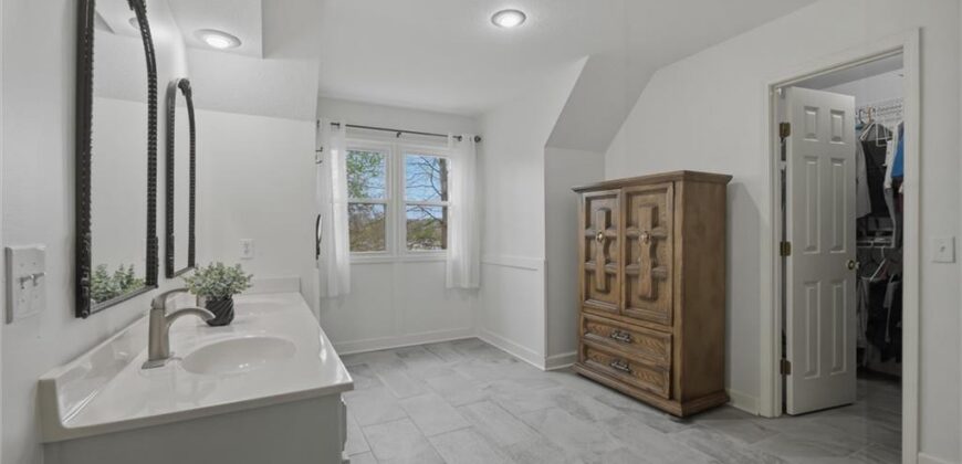 1100 Wellington Way, Liberty, MO 64068