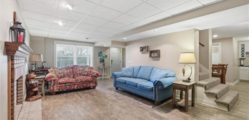 1100 Wellington Way, Liberty, MO 64068