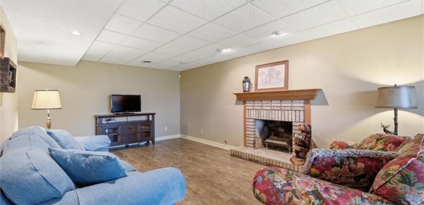 1100 Wellington Way, Liberty, MO 64068