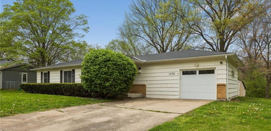 1308 Middlebrook Drive, Liberty, MO 64068