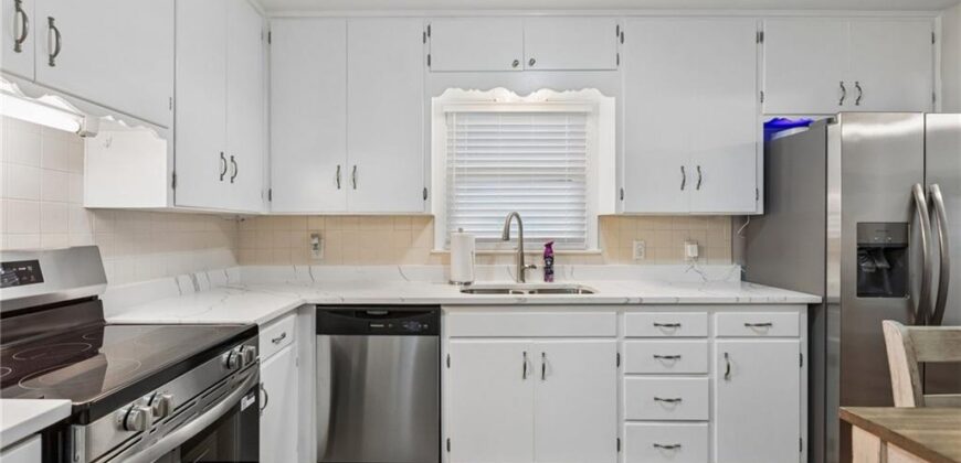 1308 Middlebrook Drive, Liberty, MO 64068