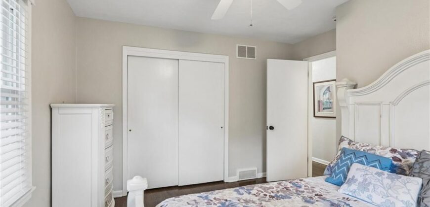 1308 Middlebrook Drive, Liberty, MO 64068