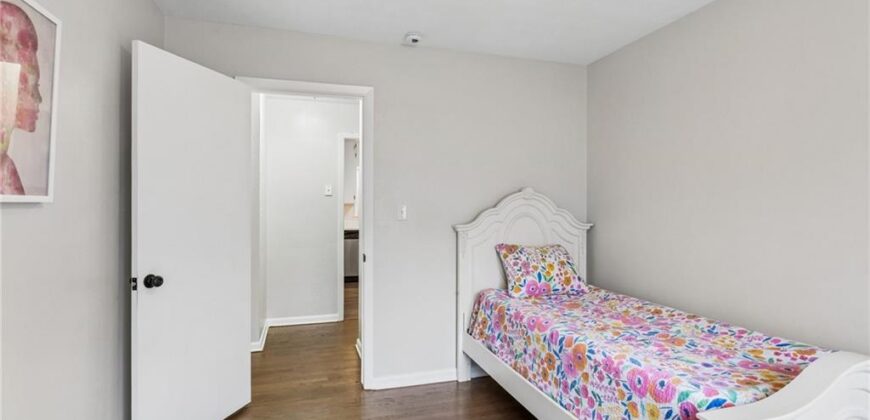 1308 Middlebrook Drive, Liberty, MO 64068